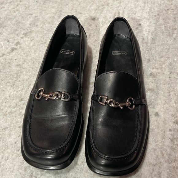 Coach Shoes - Coach Women’s Size 7B Loafers Signature Silver Bolt Snap Black Rubber Soles EUC